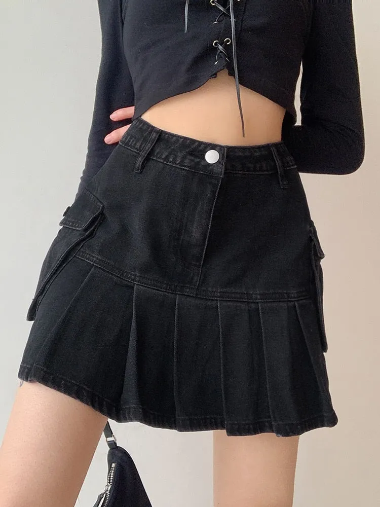 Black Cargo Style Pleated Skirt